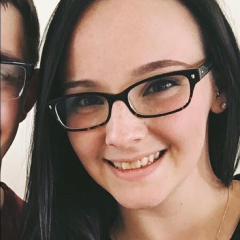 Meet your Posher, Alyssa